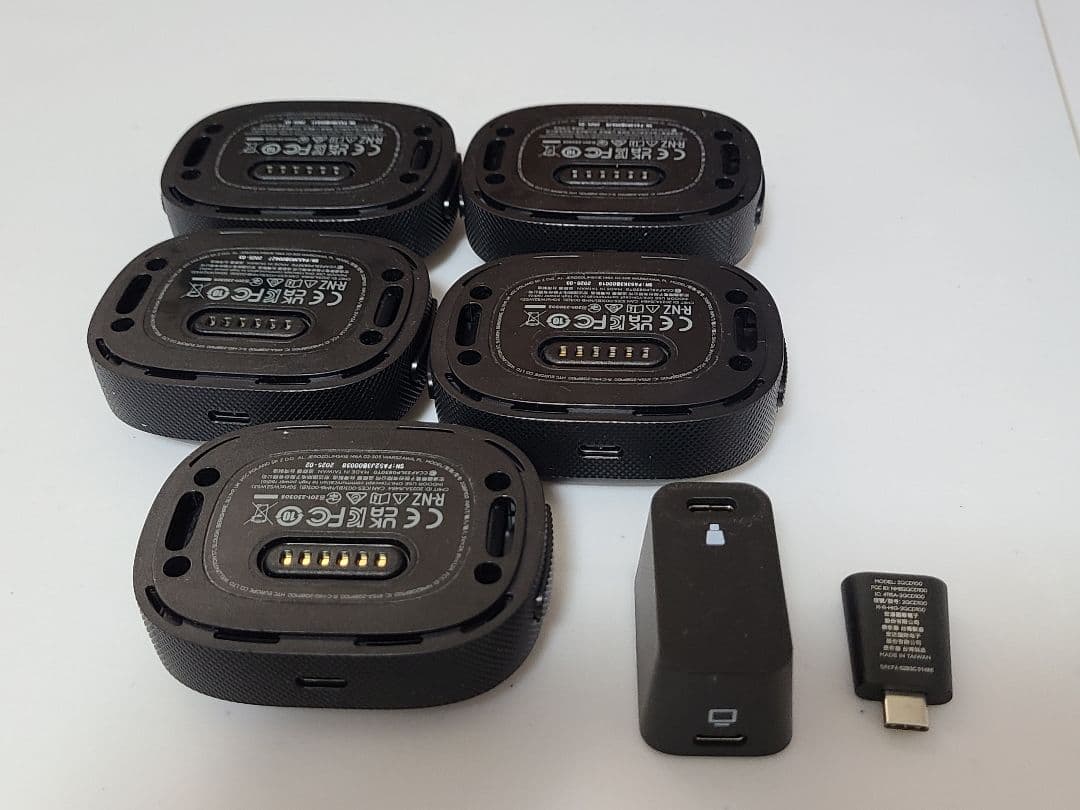 VIVE Ultimate Tracker５つ　ドングル、ストラップ付