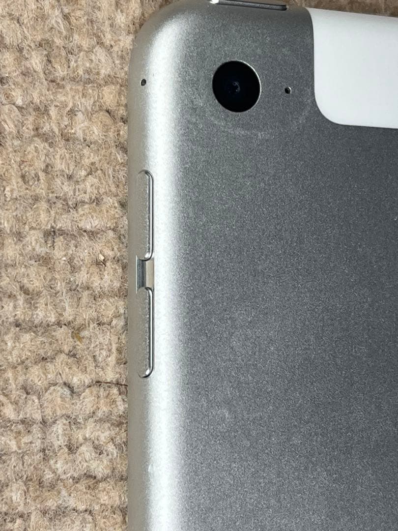 Apple iPad mini 4 64GBセルラーモデル 新品カバー付