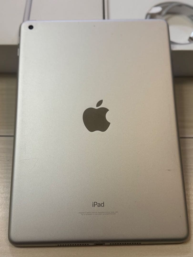 ★値下げ★【美品】iPad6 第6世代 シルバー 32GB 9.7インチ