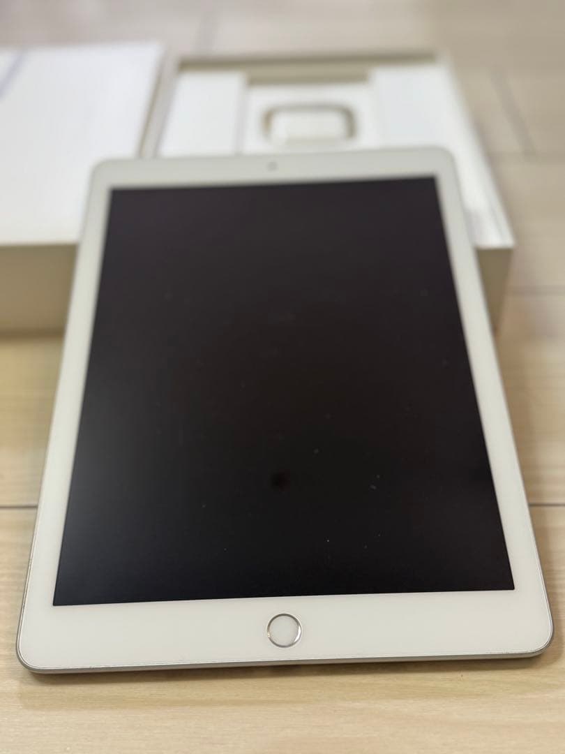 ★値下げ★【美品】iPad6 第6世代 シルバー 32GB 9.7インチ