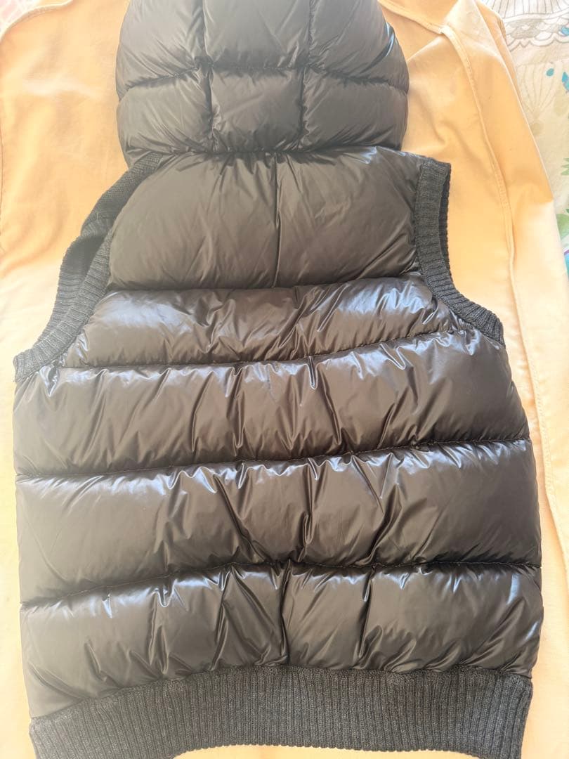 MONCLERニットダウン切り替えベストフード付き美品