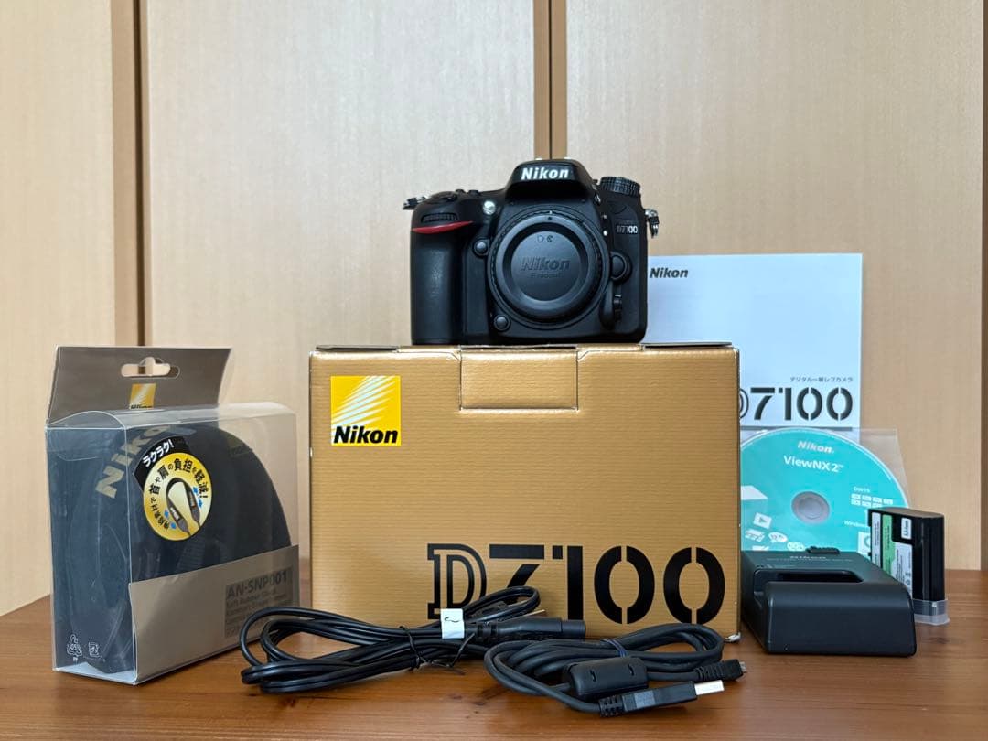 【美品】Nikon D7100 箱、ストラップ付
