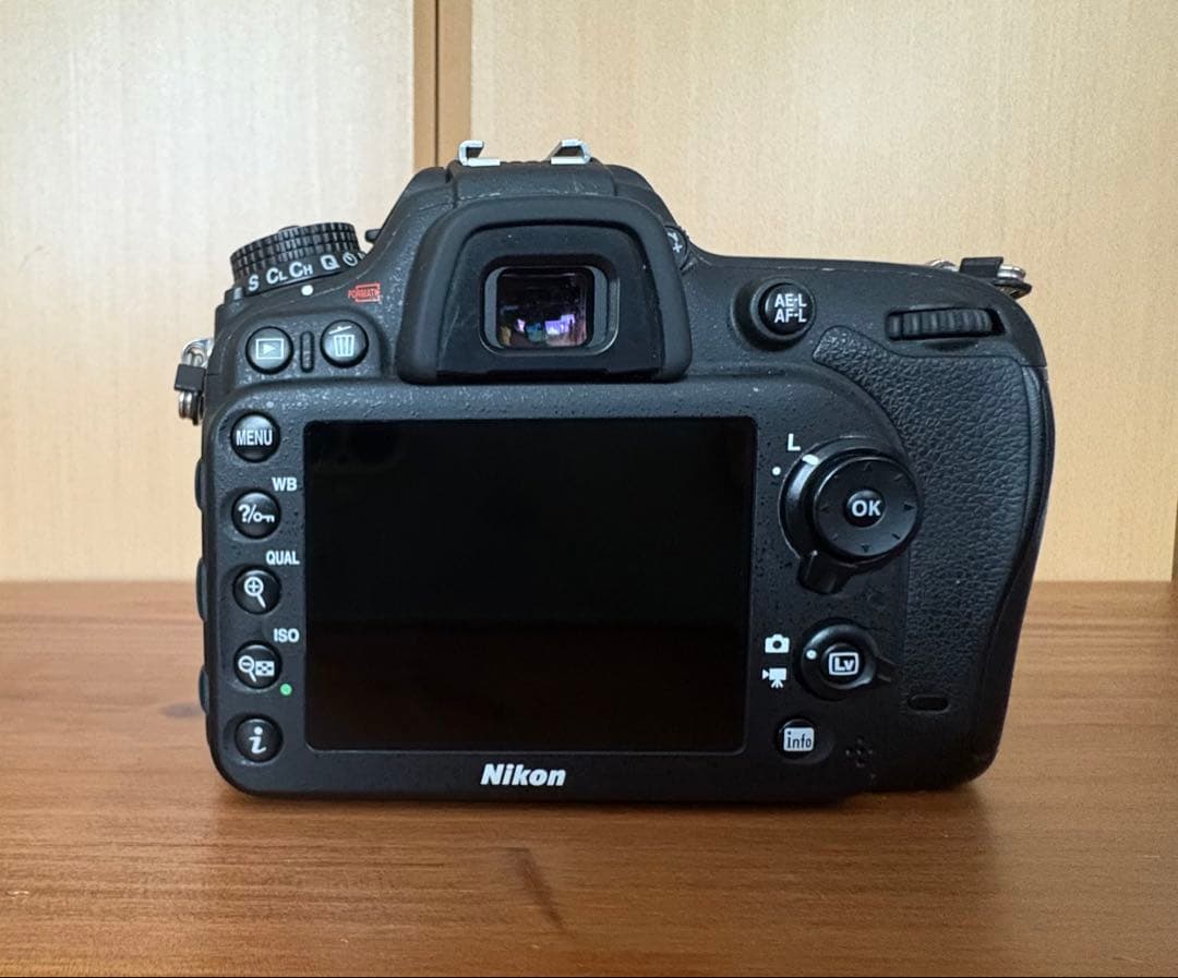 【美品】Nikon D7100 箱、ストラップ付