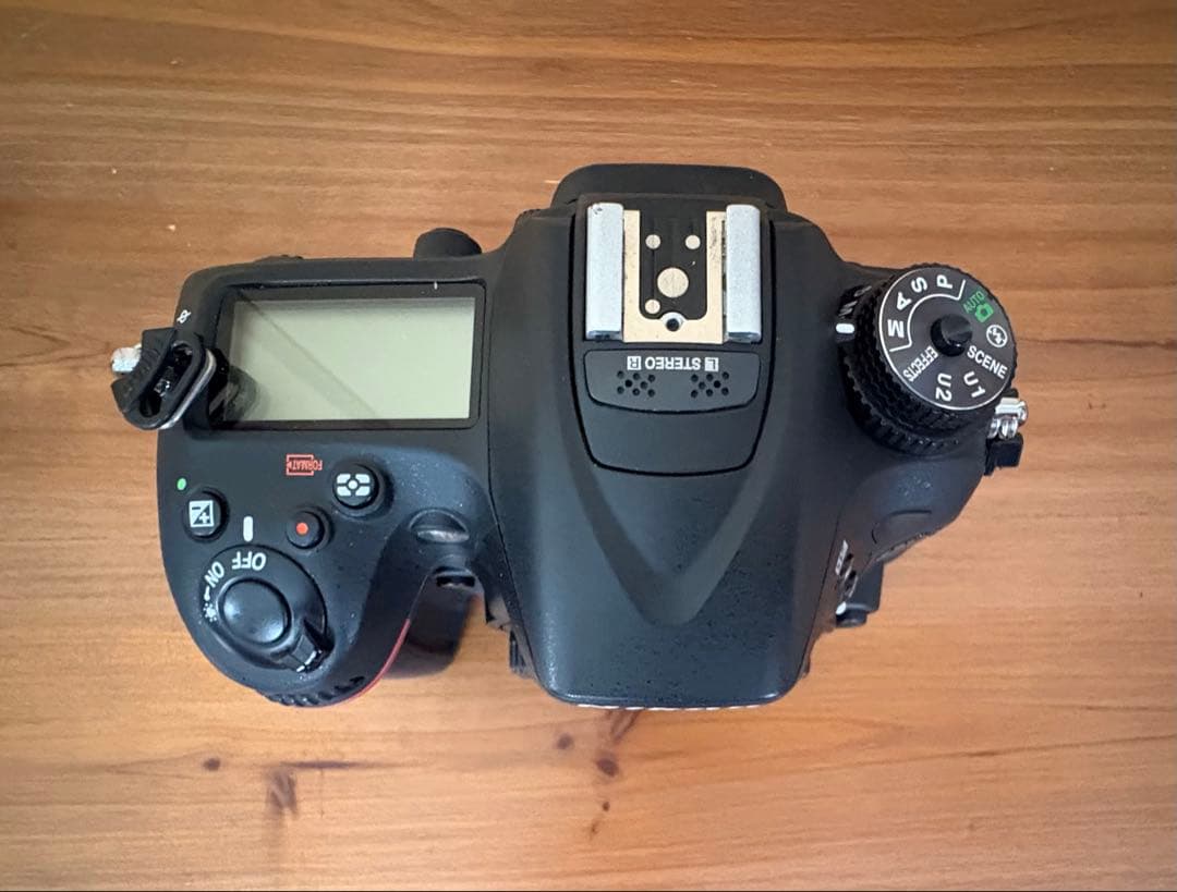 【美品】Nikon D7100 箱、ストラップ付