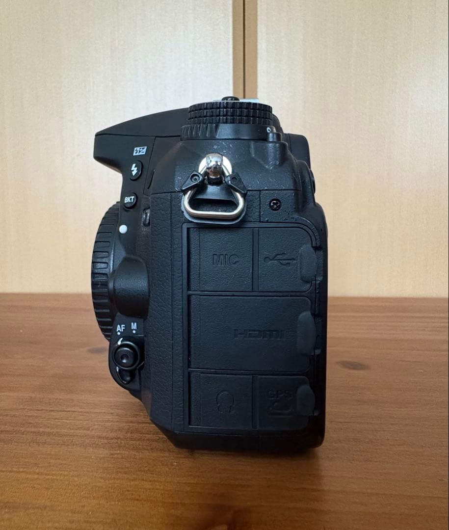 【美品】Nikon D7100 箱、ストラップ付