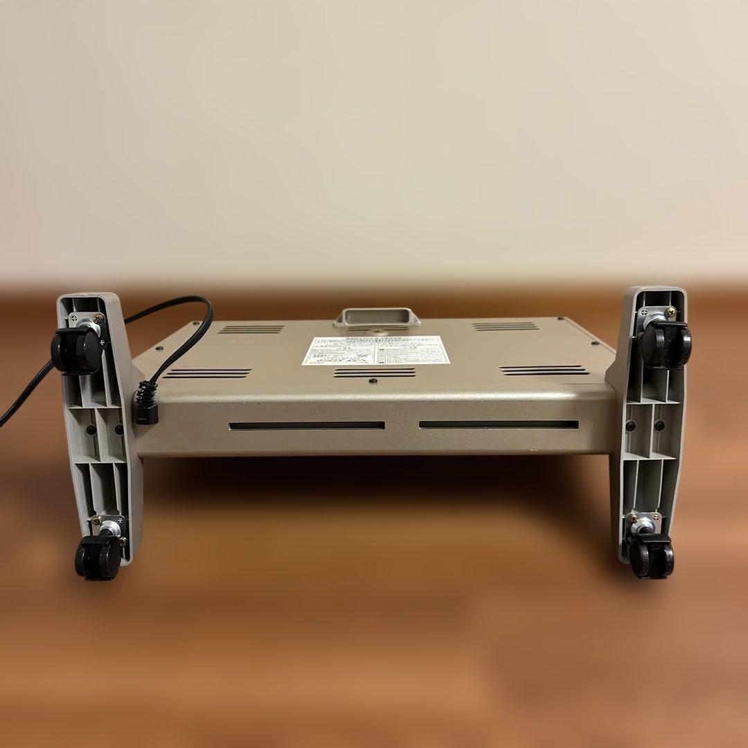 ① 遠赤外線暖房機 サンルミエキュート　E800LS