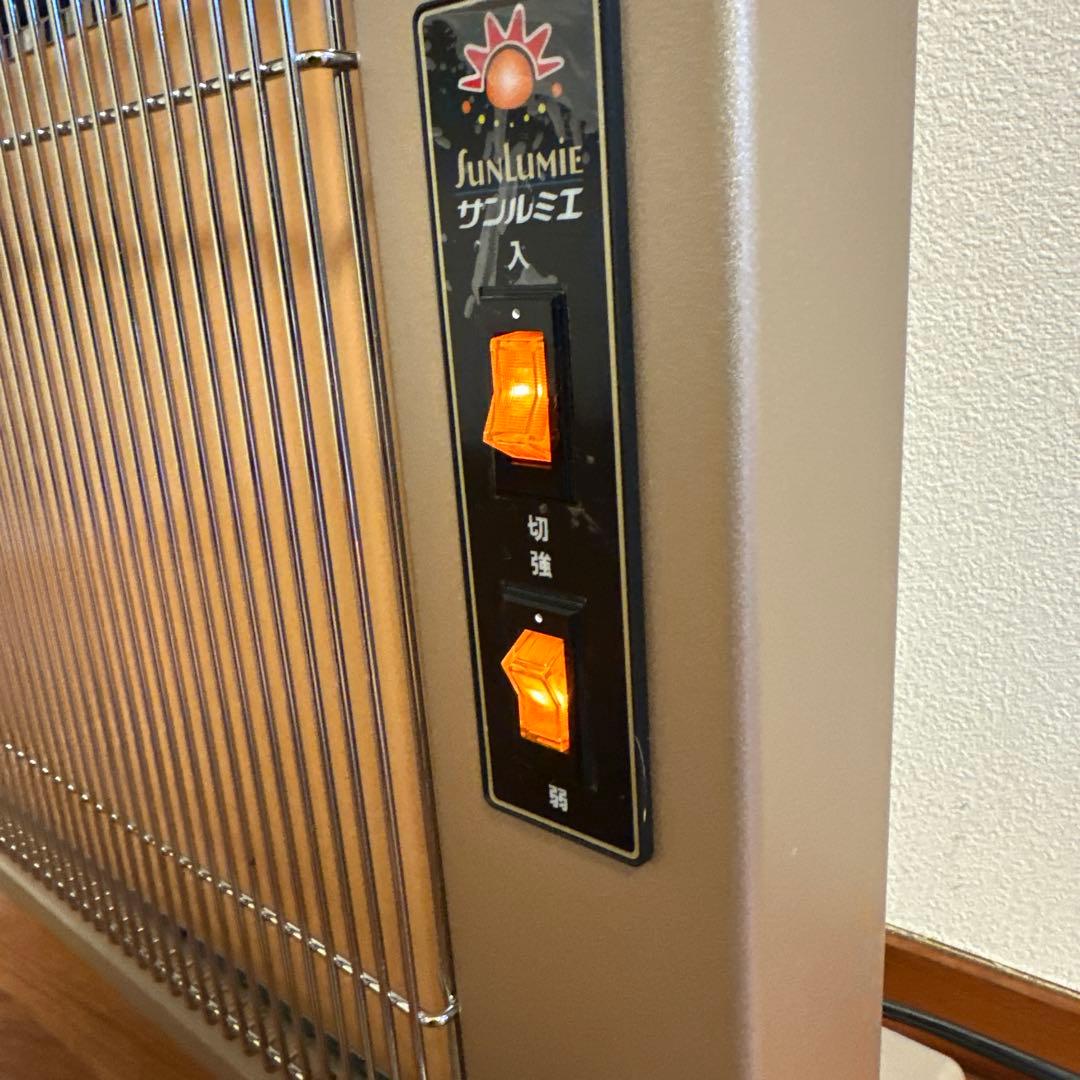 ① 遠赤外線暖房機 サンルミエキュート　E800LS