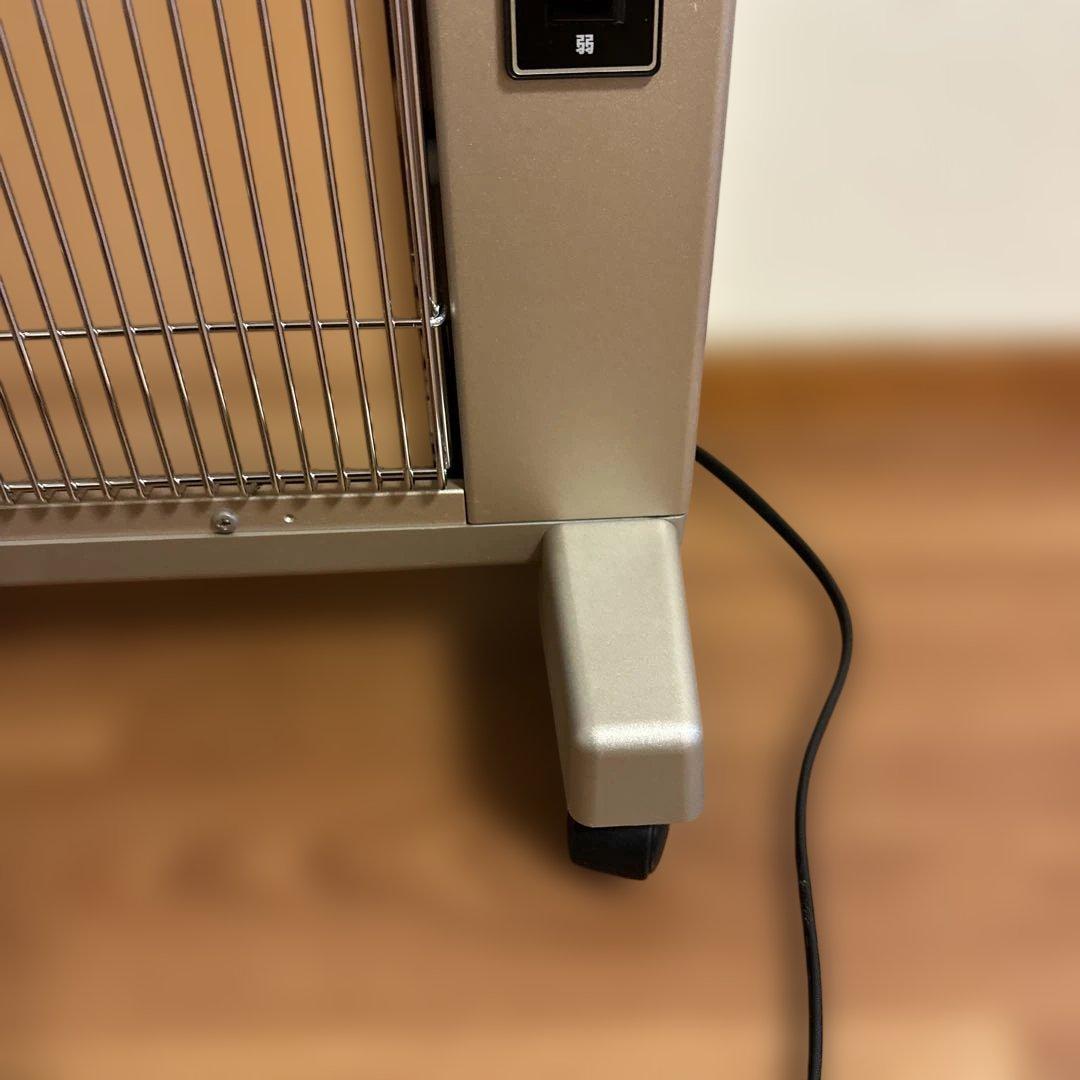 ① 遠赤外線暖房機 サンルミエキュート　E800LS