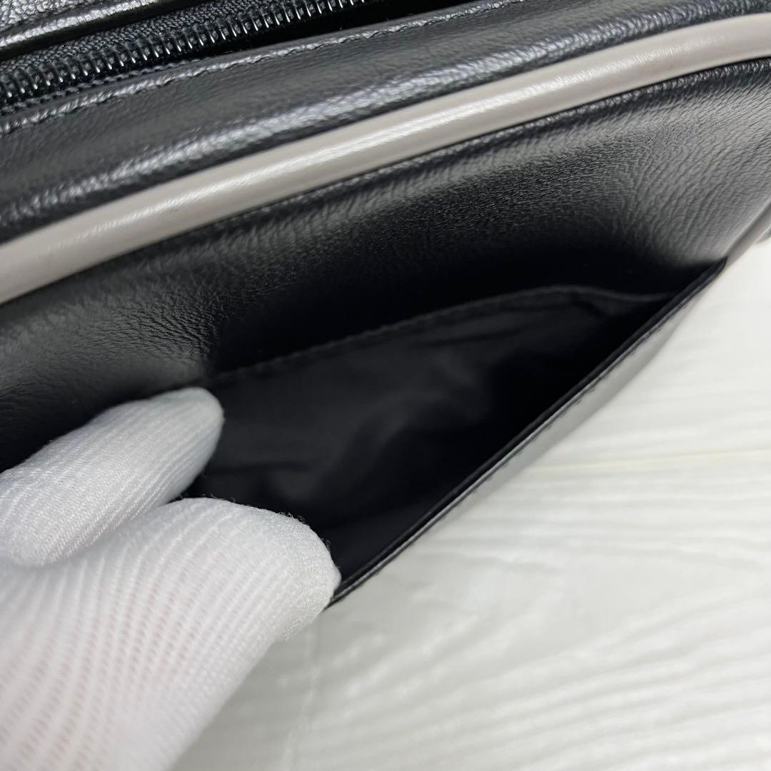 ✨極美品✨☘️DIESEL☘️✨ショルダーバッグ✨クロスボディ✨Dロゴ✨ブラック✨