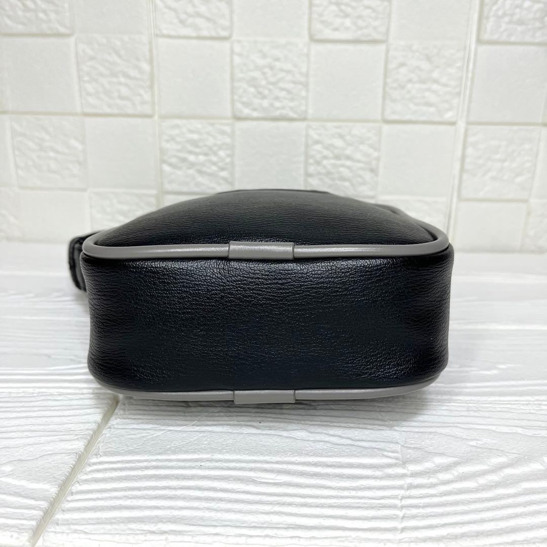 ✨極美品✨☘️DIESEL☘️✨ショルダーバッグ✨クロスボディ✨Dロゴ✨ブラック✨