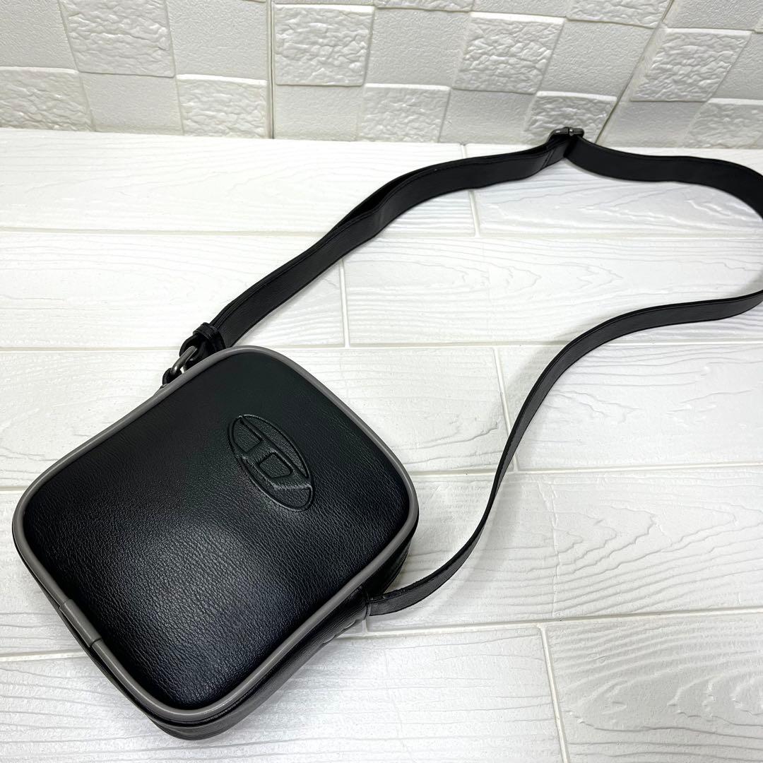 ✨極美品✨☘️DIESEL☘️✨ショルダーバッグ✨クロスボディ✨Dロゴ✨ブラック✨