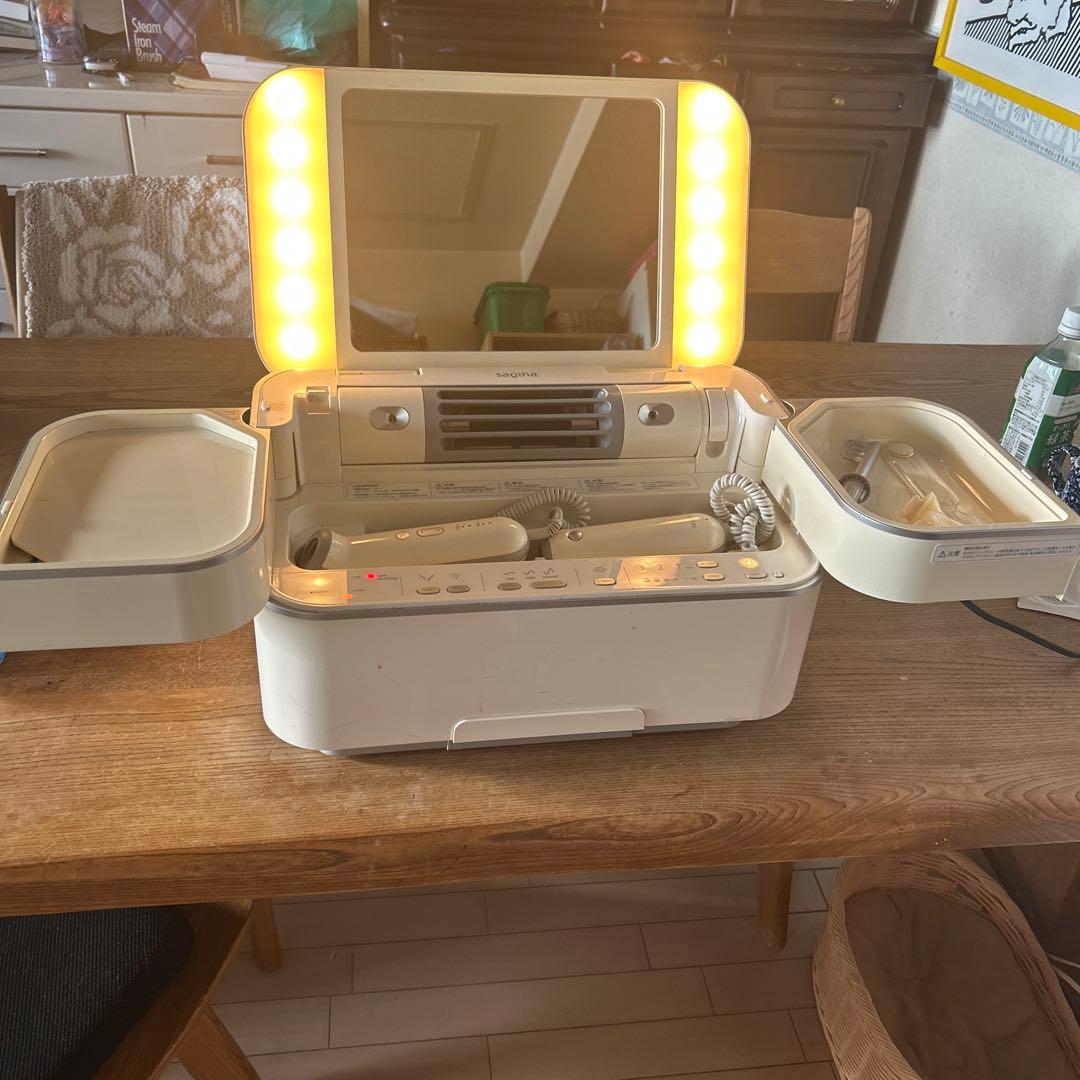 サキナ　ビジュー　美顔器　ライト付き