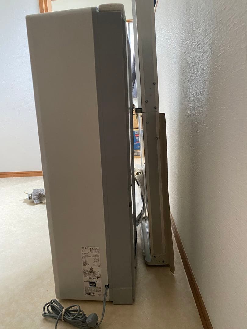 コロナ　窓用エアコン ホワイト リモコン付き