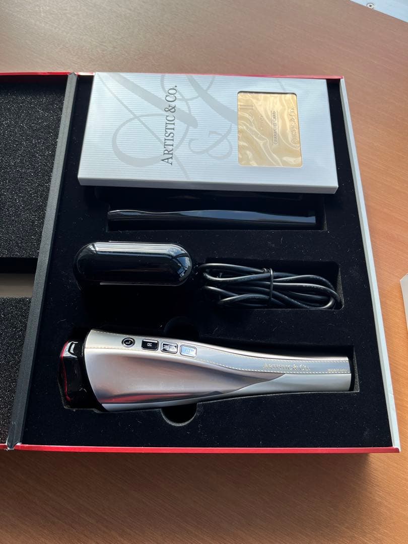 ARTISTIC & CO. Zeus II 美顔器