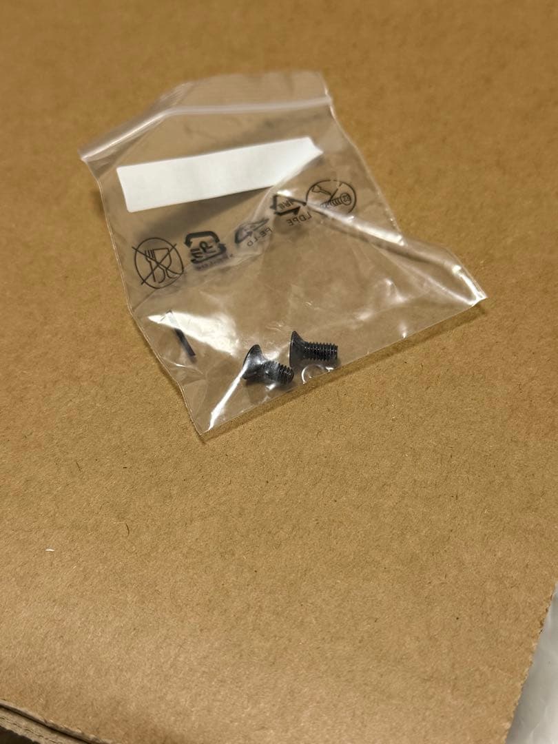 LG 31.5インチ 4Kモニター / 32SR83U-W