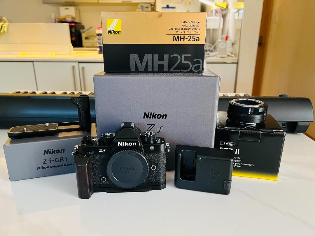 極美品 Nikon Zf ボディ ブラック シャッター回数285枚 付属品多数