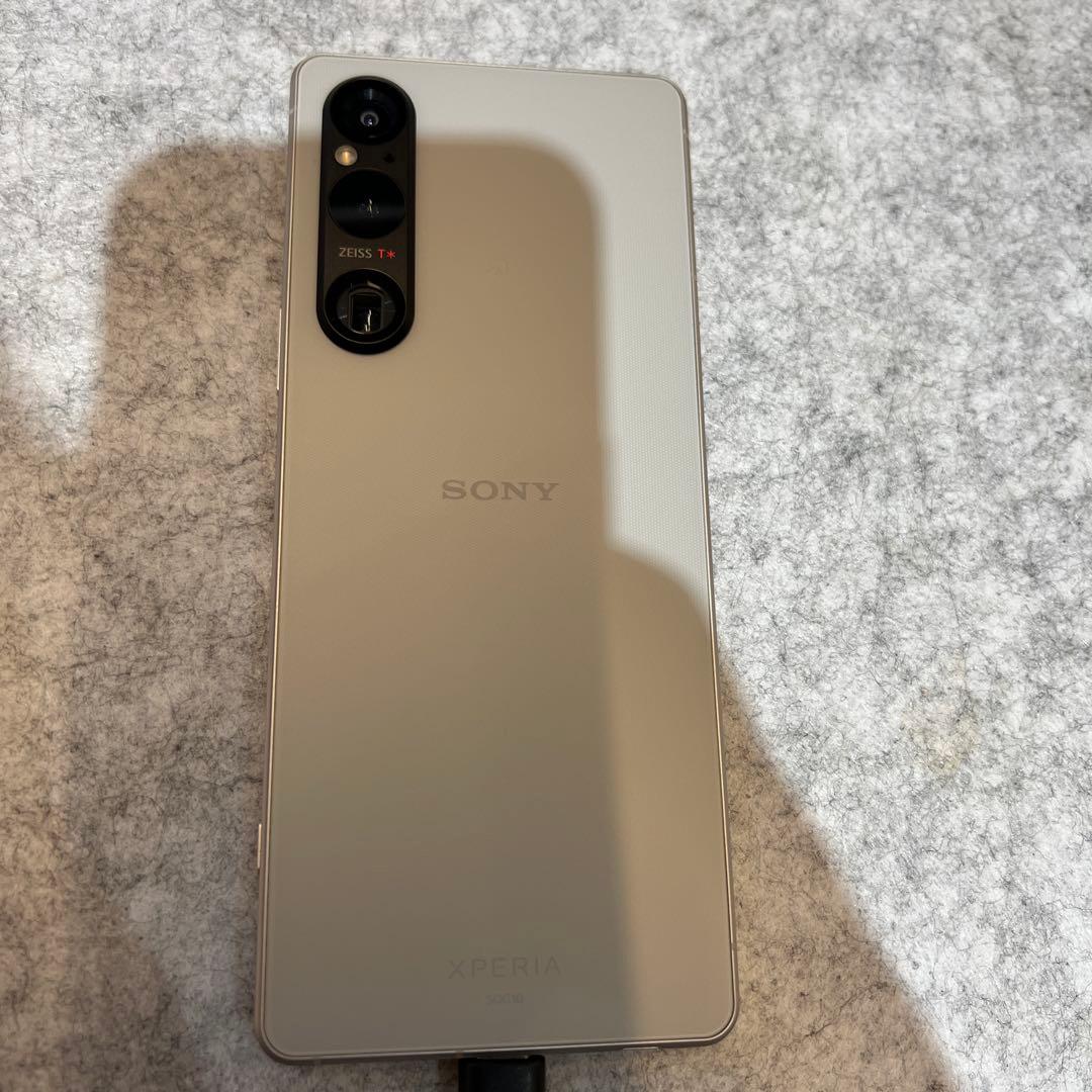 P002 au SIMフリー　Xperia 1 V SOG10