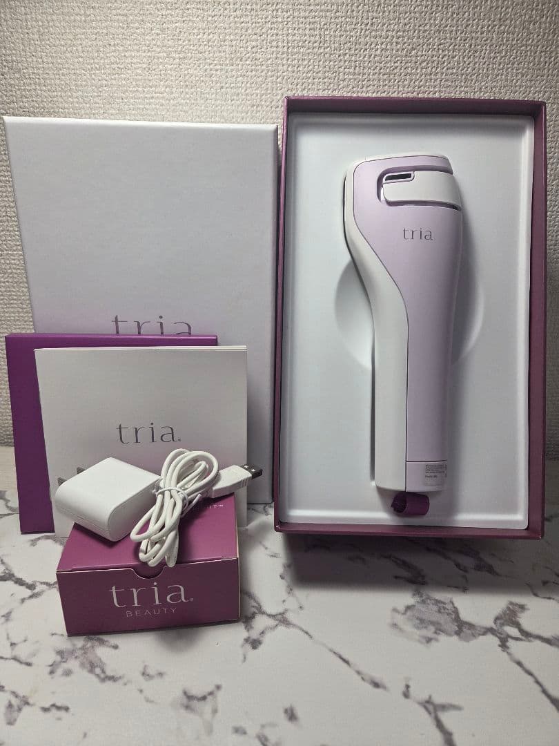 【美品】tria トリア　スキン　エイジングケアレザー