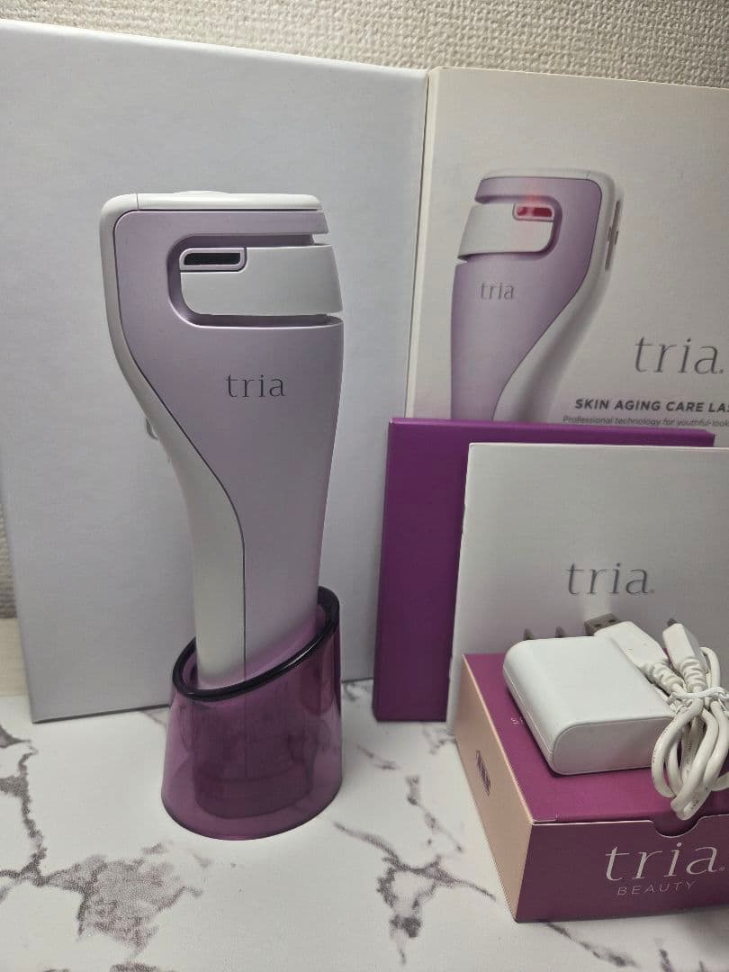 【美品】tria トリア　スキン　エイジングケアレザー