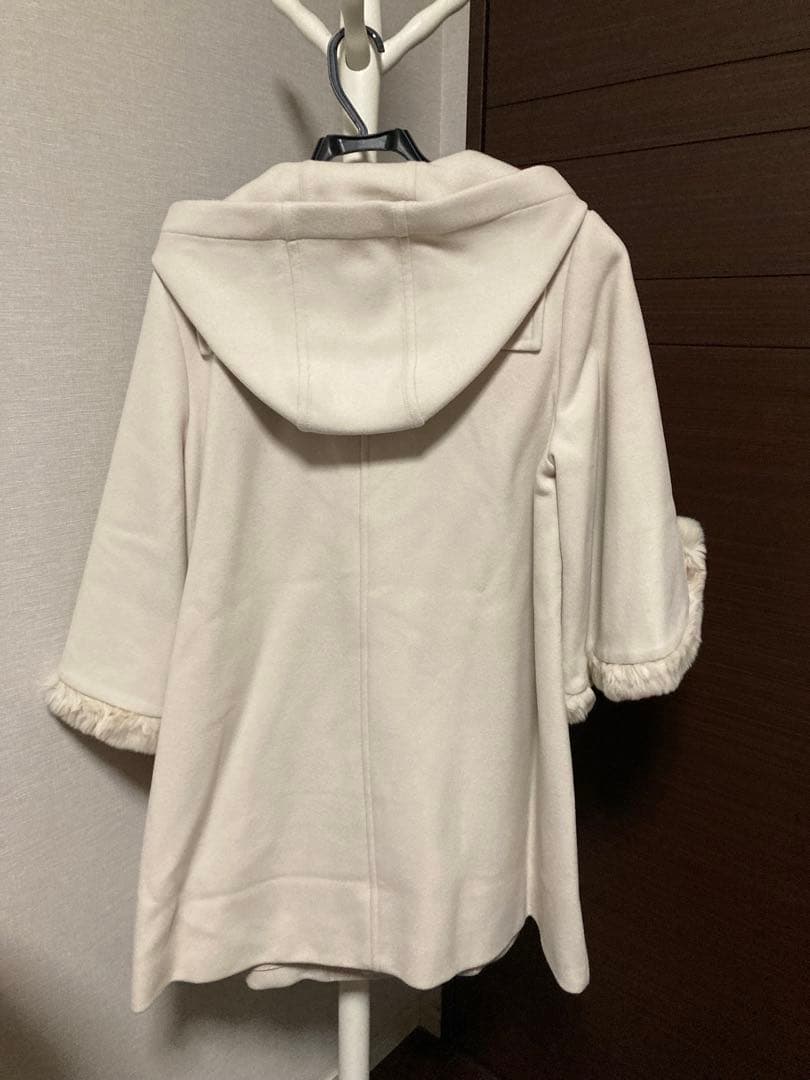 【新品】TO BE CHIC ホワイト フード付きダッフルコート