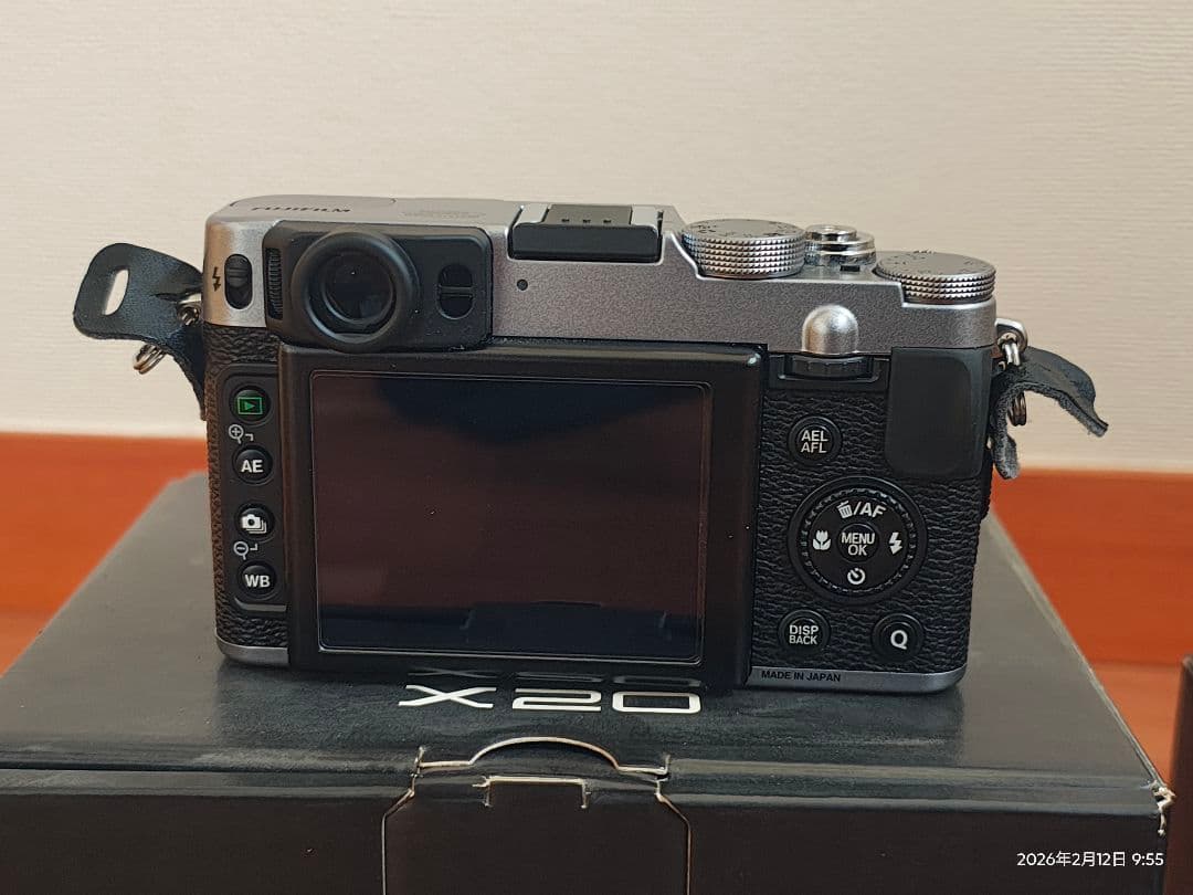 FUJIFILM X20 シルバー 本体と付属品