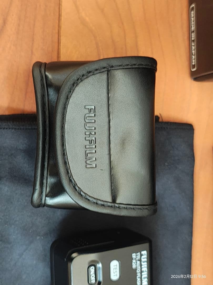 FUJIFILM X20 シルバー 本体と付属品