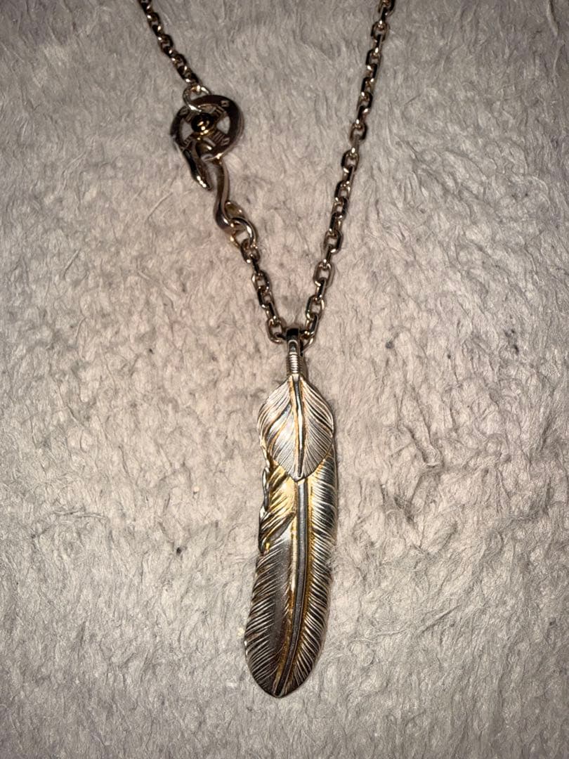 ゴローズ　上銀特大フェザー　右向き