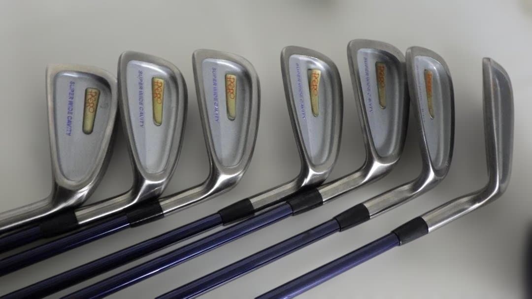 A*A様 839/GULLIVER　レディース　カーボンシャフト　ゴルフクラブセ