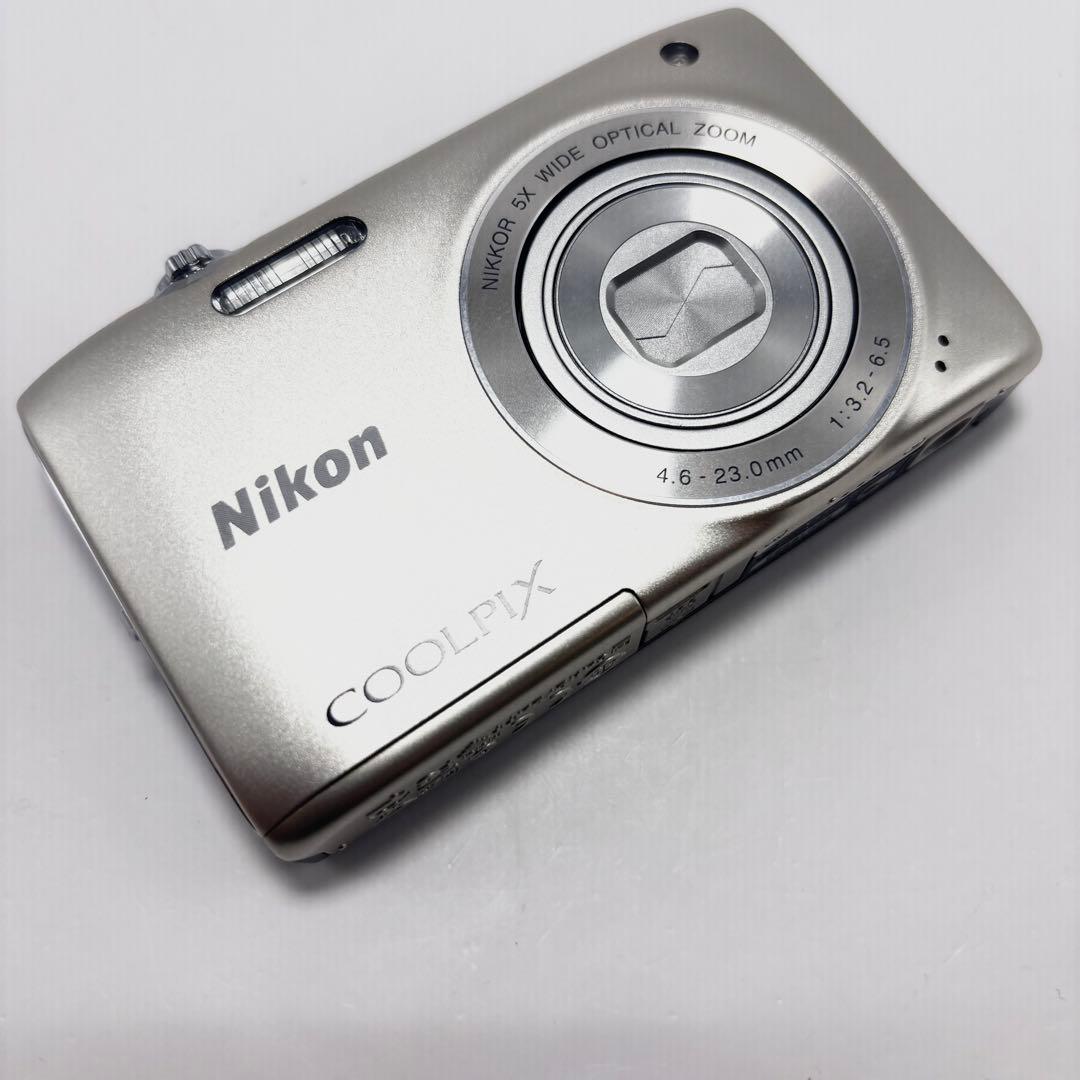 【極美品】Nikon COOLPIX S3100 シャンパンシルバー
