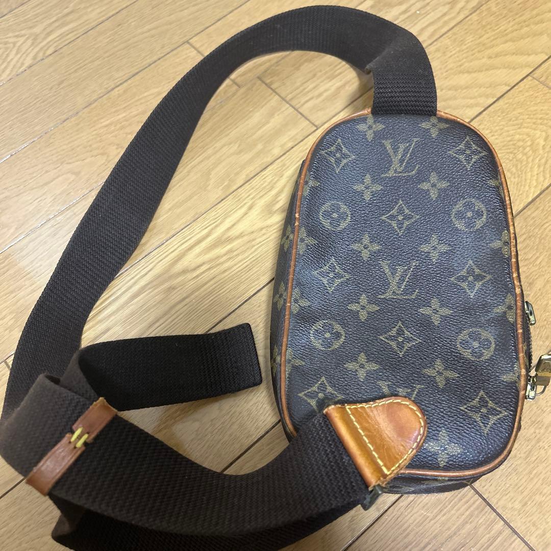 ルイヴィトン ボディバッグ