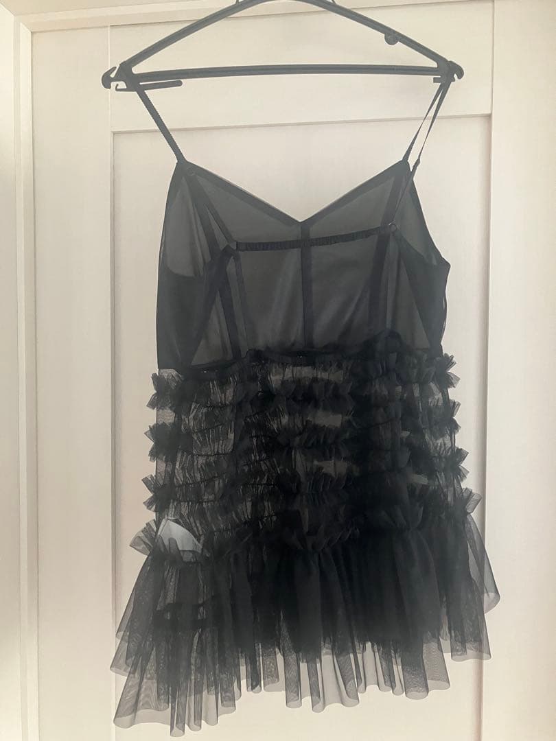 トップス BLACK TULLE RAFFLE CAMI TOP