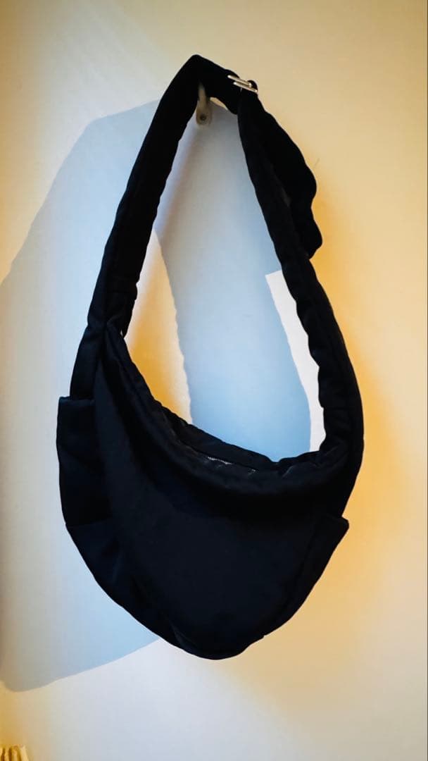 バッグ ITTI / ANNIE PUFFER TOWN MOON BAG