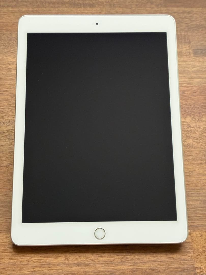 Apple iPad 第5世代 Wi-Fi 128GBシルバー