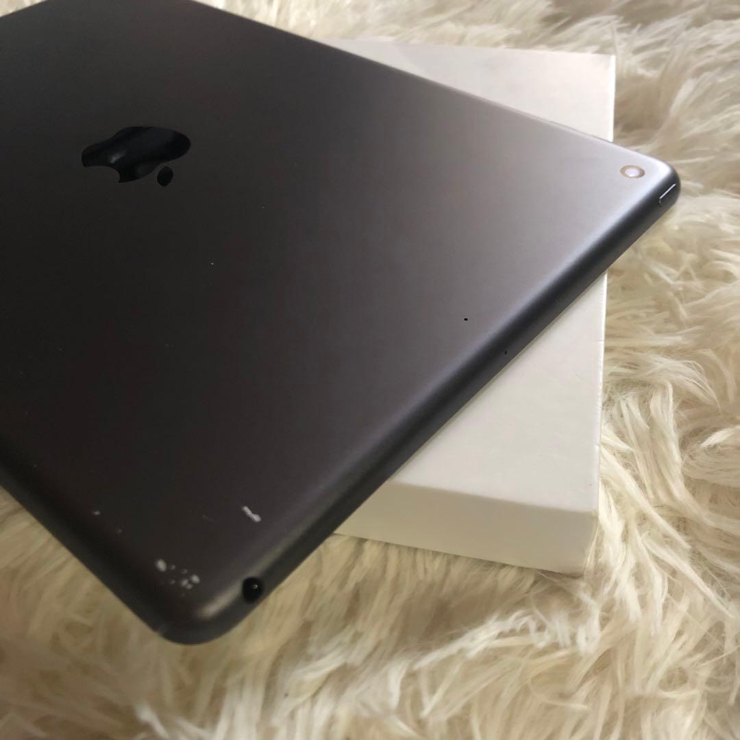 【完動品】iPad 第7世代 128GB 【すぐ発送】