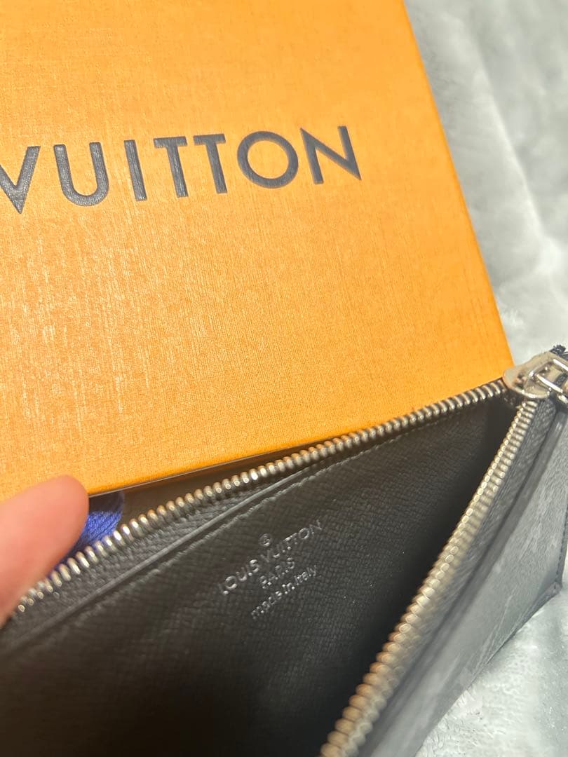 Louis Vuitton ブラック ケース M61880