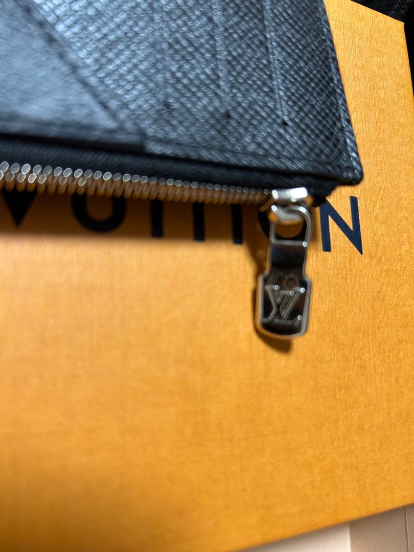 Louis Vuitton ブラック ケース M61880