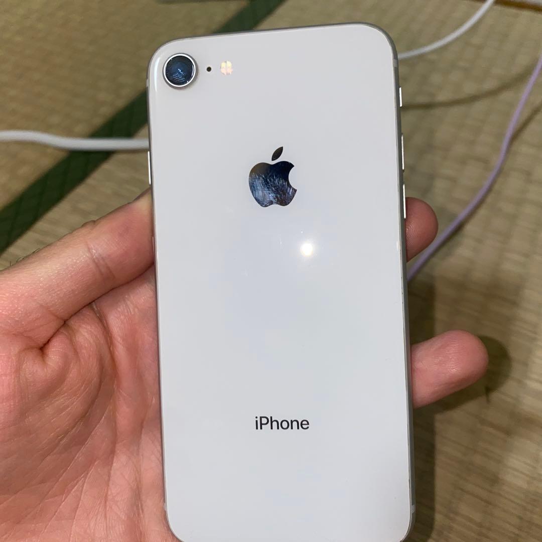 S*）様 D*n様 iPhone8 256GB シルバー　電池残量80%初期化