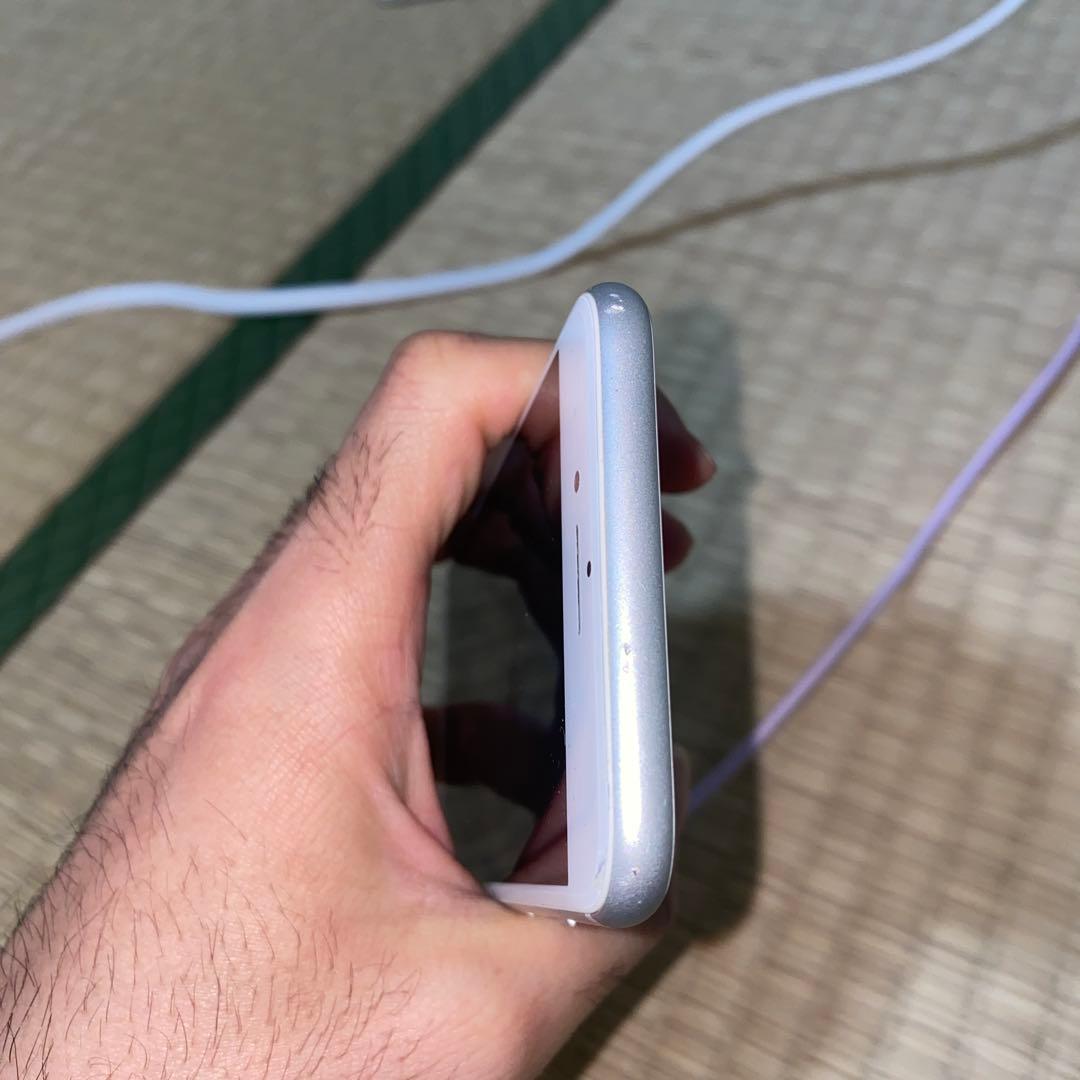 S*）様 D*n様 iPhone8 256GB シルバー　電池残量80%初期化