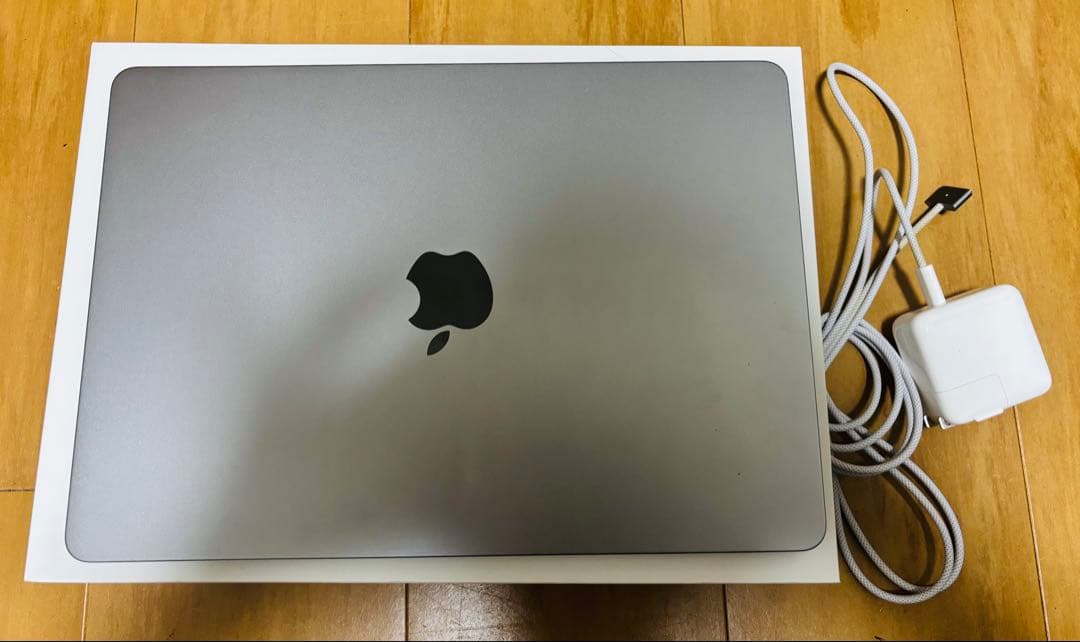 Apple MacBook M3スペースグレー 充電器、箱付き