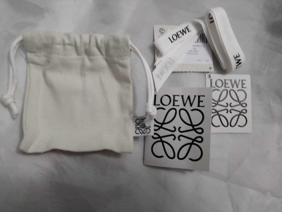 ♡LOEWE ♡美品ゴールドブローチ