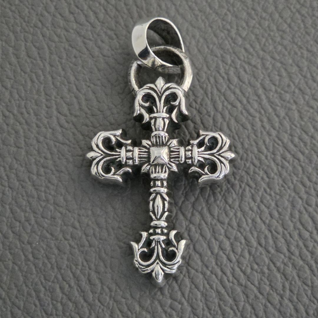 CHROME HEARTS フィリグリークロス XS ベイル ペンダント トップ