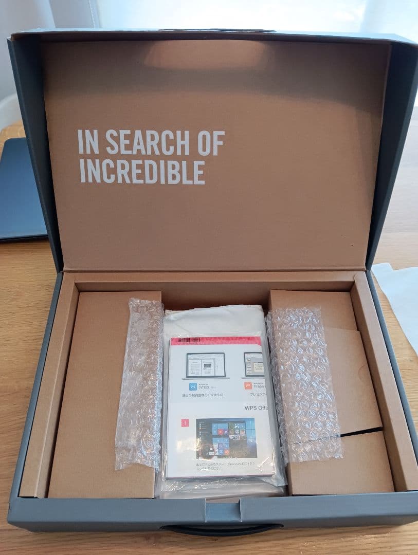 エイスース★ASUS E406S★メモリ4gb★EMMC64GB箱と説明書