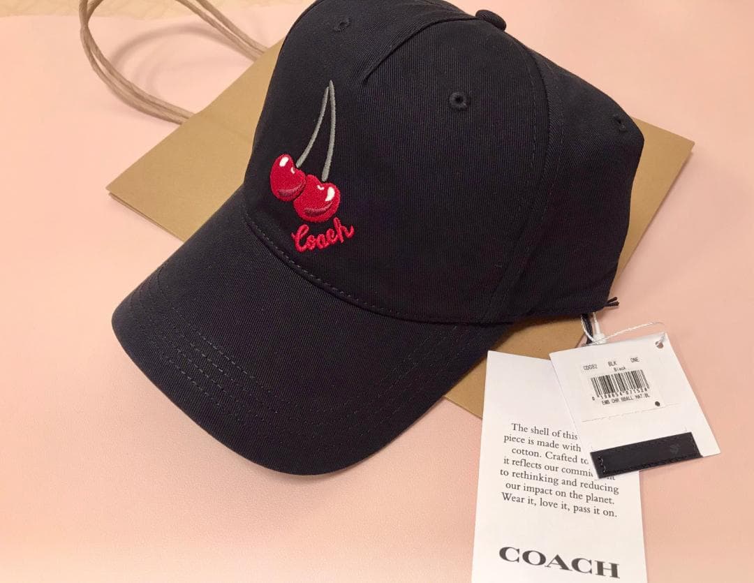 新品COACH エンブロイダード チェリー ベースボール ハット