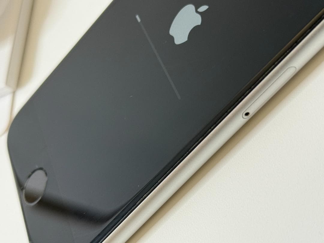 iPhone SE (第2世代) 64GB SIMフリー バッテリー80％