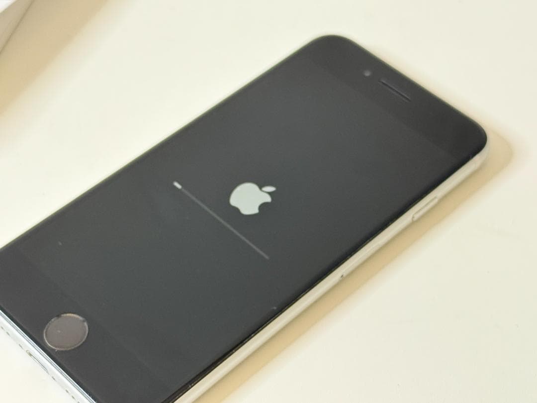 iPhone SE (第2世代) 64GB SIMフリー バッテリー80％