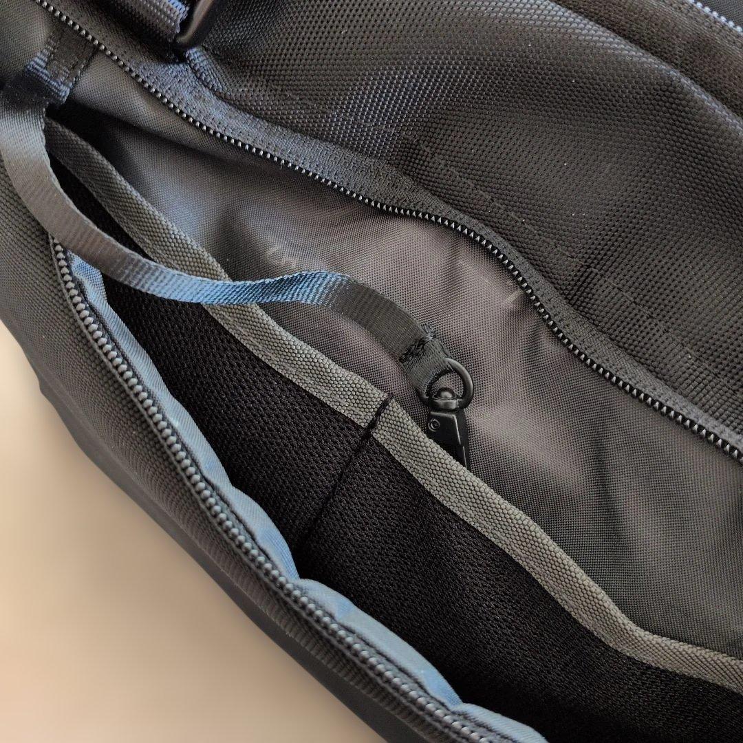 ZERO HALLIBURTON ZNCトートバッグ