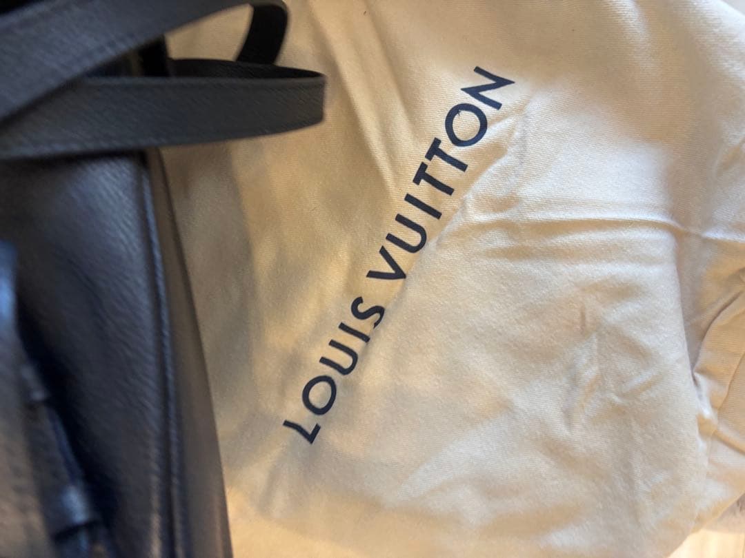 LOUIS VUITTON ブラックバックパック