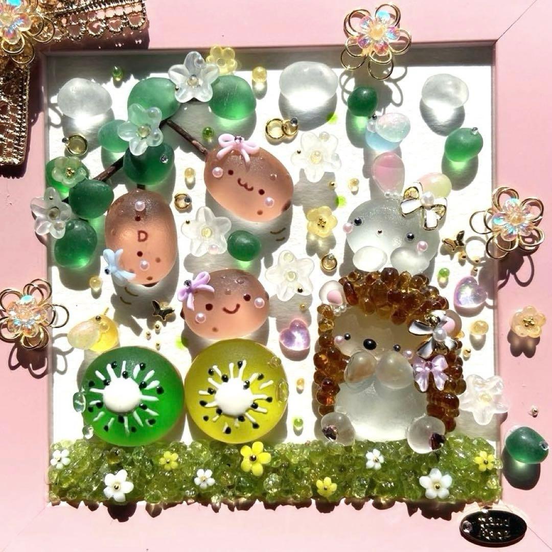 ♡キウイちゃんこんな綺麗な色してたんだね♪♡ガラス シーグラスアート ハリネズミ
