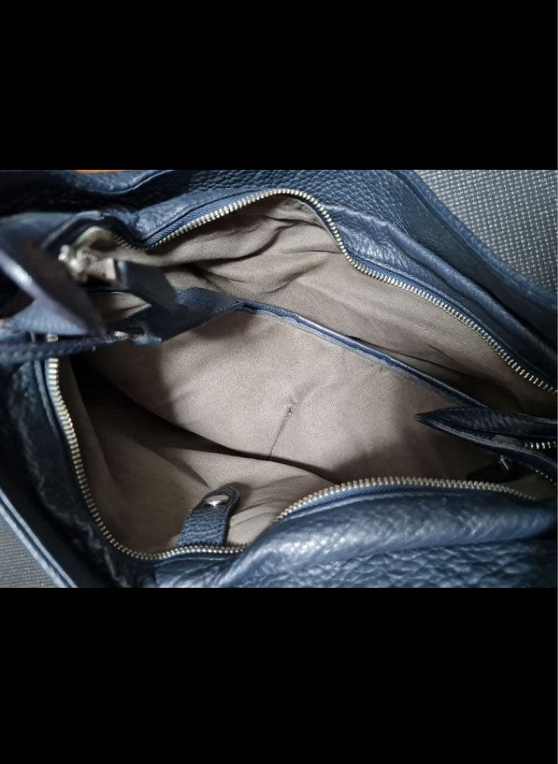 ペッレモルビダ エディターズバック ネイビー