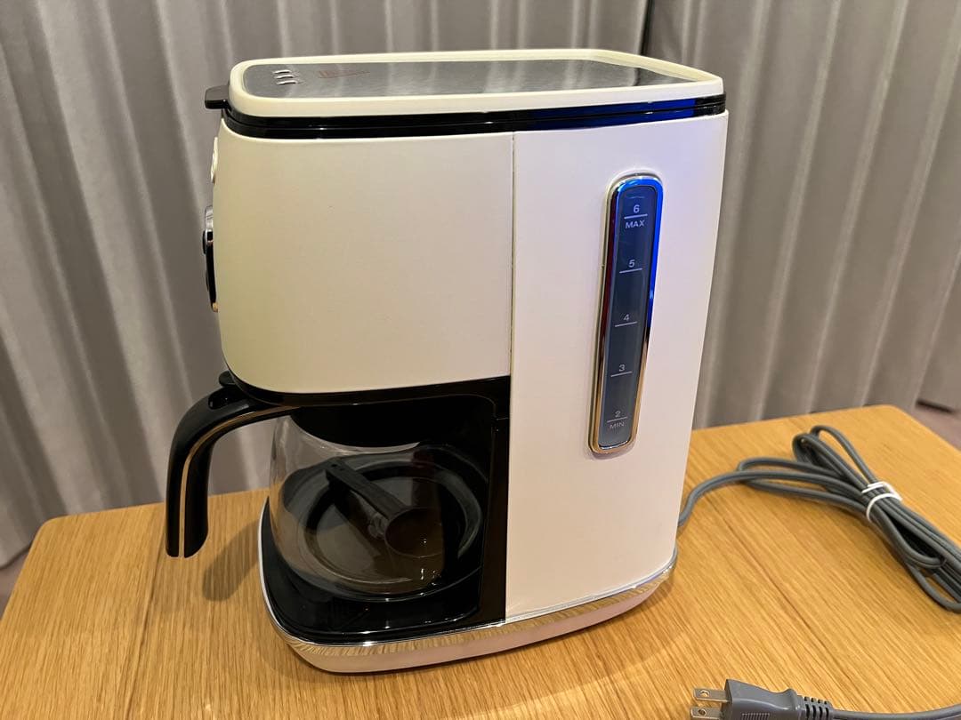 Delonghiドリップコーヒーメーカー ICMI011J-w